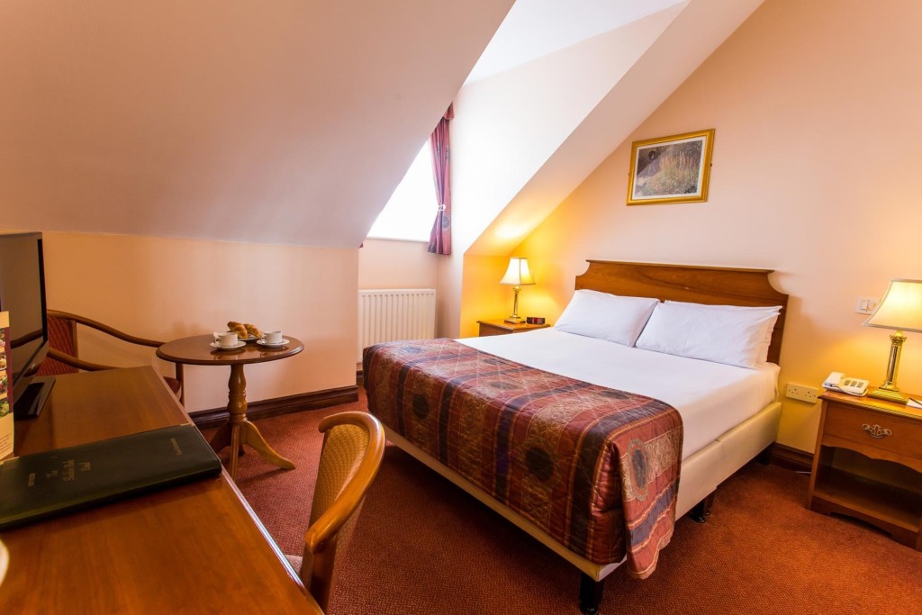 A spacious double bedroom in the Best Western Sheldon Park Hotel
