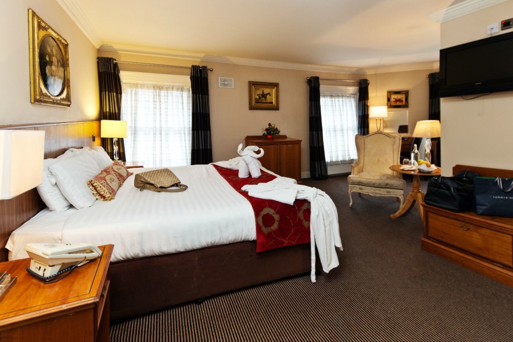 A deluxe suite with opulent decor in Central Hotel, Dublin
