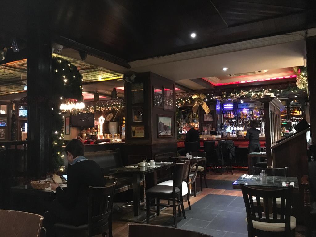 The traditional, cosy atmosphere of Murrays Bar in the Gate Hotel