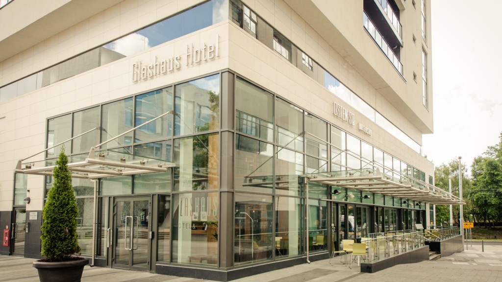 The modern exterior of the Glashaus Hotel