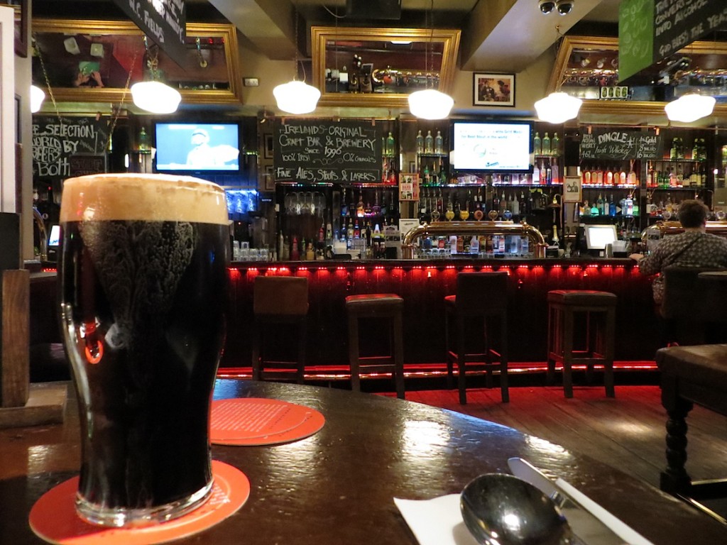 A foaming pint of Guinness at The Porterhouse Bar, Dublin
