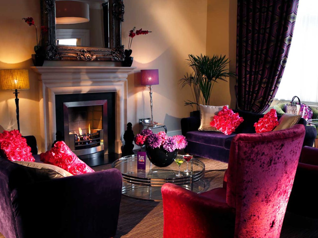 The comfy, splendidly furnished sitting room of The Fleet Street Hotel