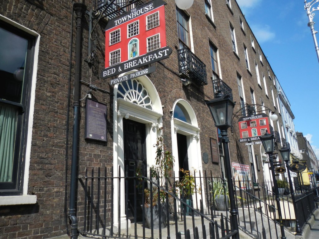 The fancy Georgian entrance to The Townhouse, Dublin