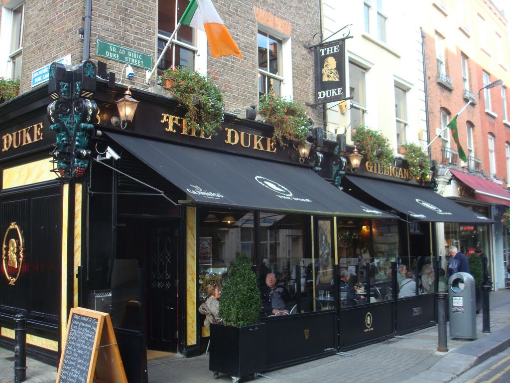 Presentably terraced - The Duke Dublin's exterior